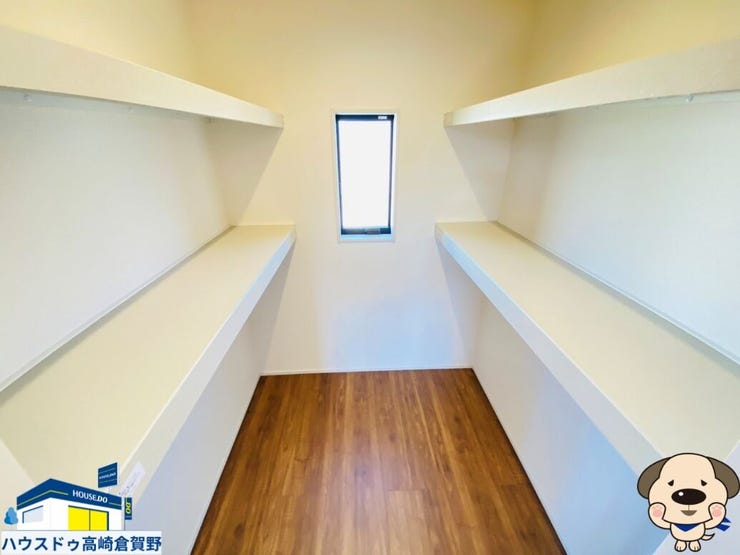 季節物もオフシーズン服も全部収納!部屋が広々と使えてスッキリ!