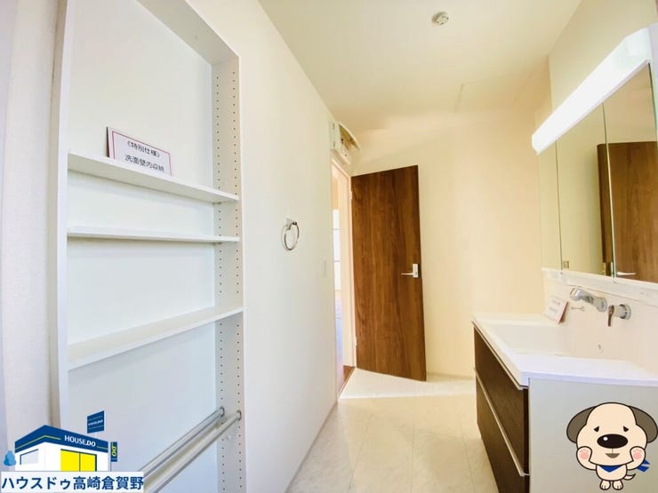 洗剤やタオルはここに。「ちょい収納」で洗濯機周りをいつも美しく保てます◎