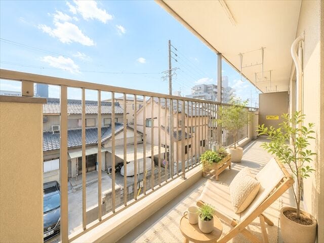 洗濯物を干すだけではなく、おしゃれに活用できれば生活がもっと豊かになります。
光もたっぷり差し込むため、部屋の奥まで自然光が明るく照らします。