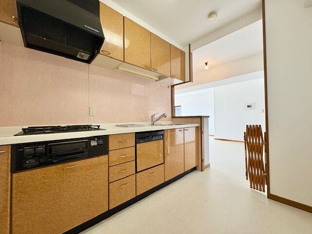 子どもたちもリビングにいるママに話しかけながら遊んだり・勉強したりできます。