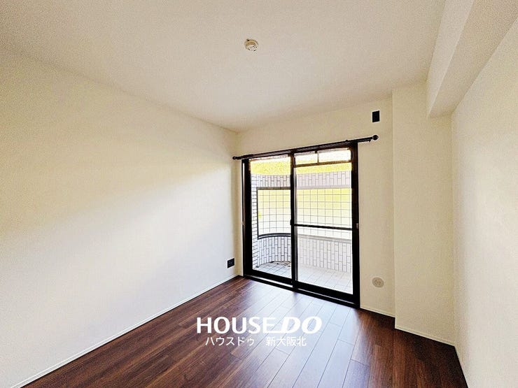 ■各洋室の窓からは気持ちのよい光が差し込みます!毎朝気持ちよく起きられそうですね!