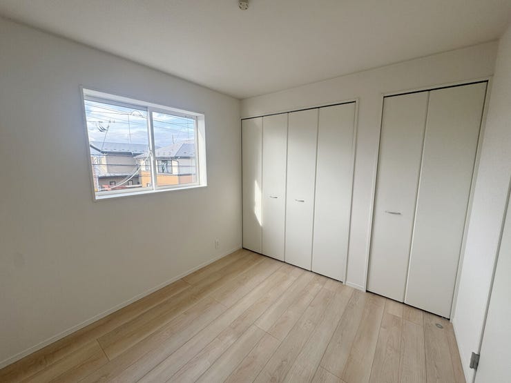 室内(2025年11月)撮影
◎本日案内可能◎
お子様の成長に合わせて使い分け可能な2階洋室!