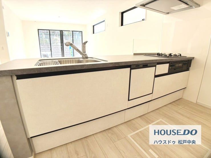 ◎キッチン(2/1撮影)
カウンターキッチンは作業場所も広いので、お料理や配膳、片付けなどもスムーズに行えます♪