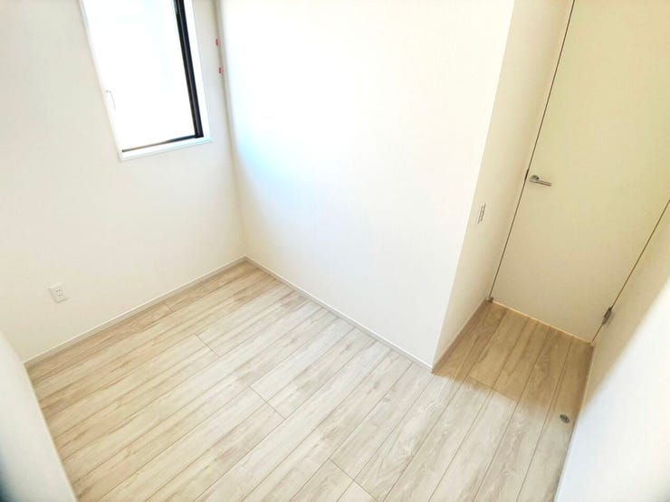 ◎洋室(2/1撮影)
3.5帖のコンパクトなサイズの洋室は納戸としても使用可能!