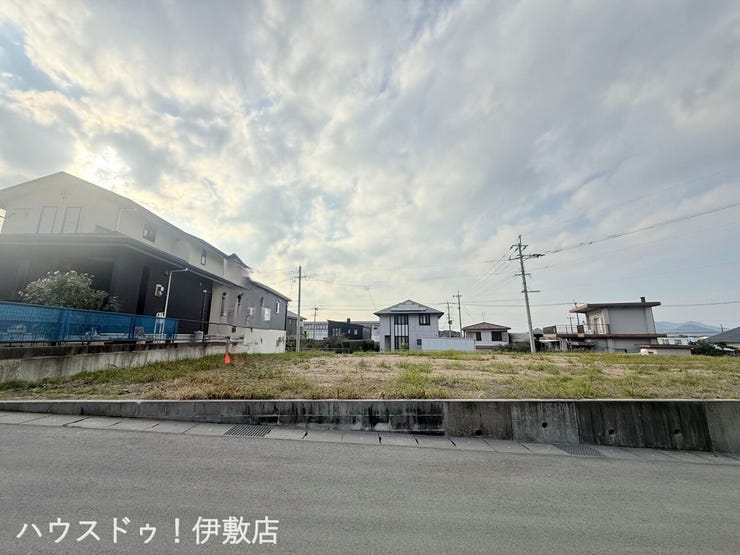 【外観写真】
「他社で住宅ローンに落ちてしまった」「車のローンが残っている」など、住宅ローンでお困りの方はぜひ一度弊社までご相談ください