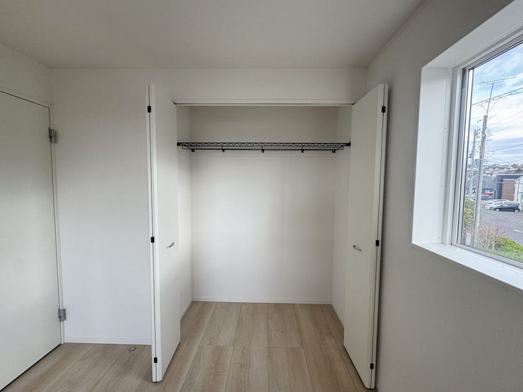 室内(2025年11月)撮影
◎本日案内可能◎
全居室収納付き!丈の長い衣類から小物類までたっぷりしまっておけます◎