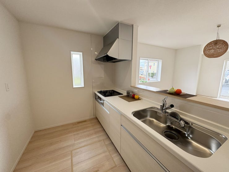 室内(2025年11月)撮影
◎本日案内可能◎
大容量の収納がついたキッチン台。大きなお鍋の収納もラクラクです♪