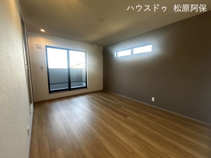 2階8.9帖の洋室