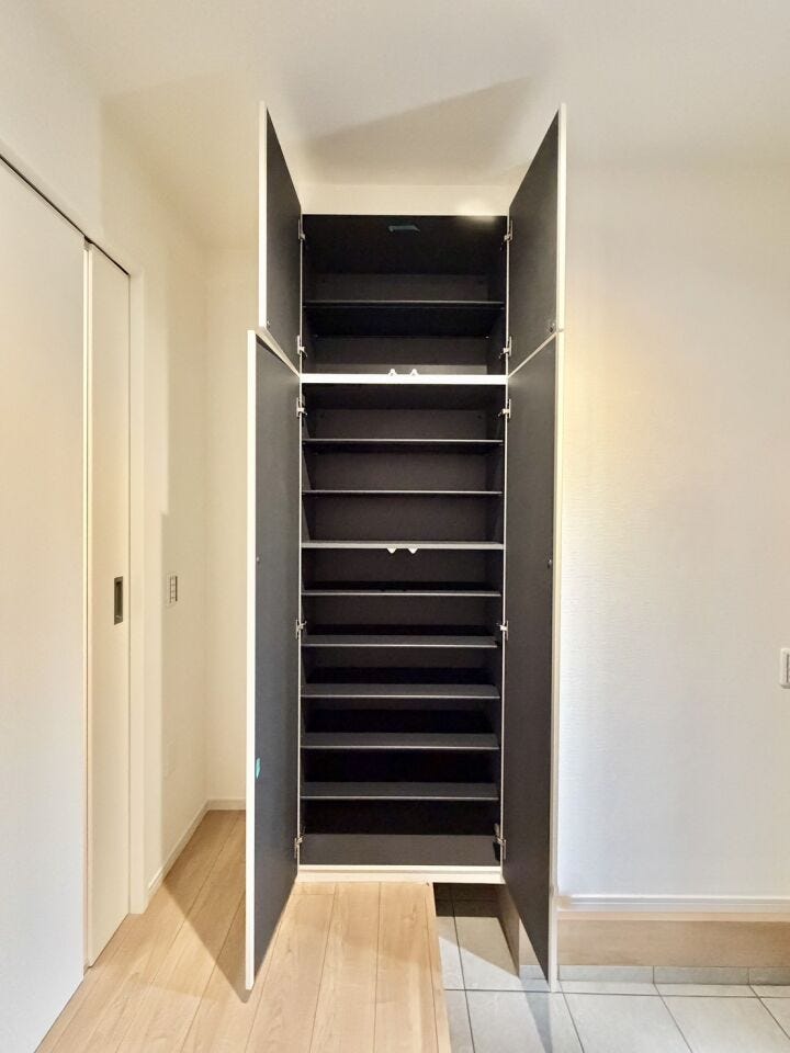 〈シューズボックス〉大きなシューズボックスでスッキリとした玄関を保てます♪