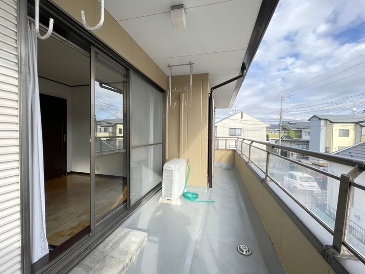 ◇南東向きベランダ