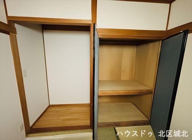 ※イメージ画像(実際の写真をCG合成したものになります)
押入れがあれば布団の収納に困ることはなくなりますね。衣装ケースや季節もの(クリスマスツリーや雛人形など)を収納することもできます!