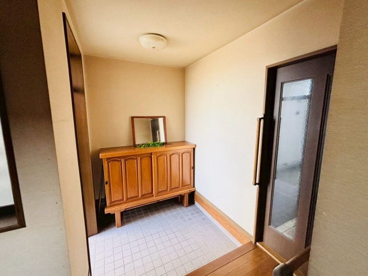 ゆったりとした広さと清潔感のある玄関!