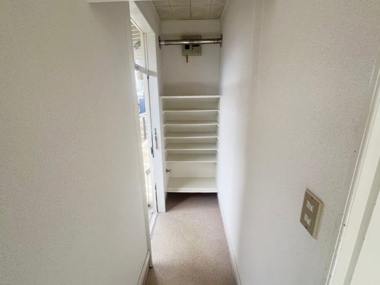 室内(2025年10月)撮影※1LDK
◎現地案内予約受付中!◎
詳細は、ハウスドゥ 八戸田向までお気軽にお問い合わせくださいませ♪