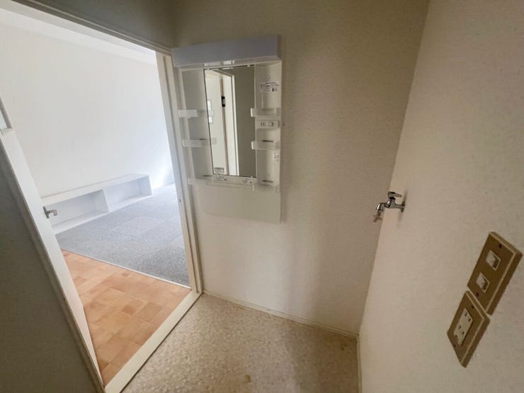 室内(2025年10月)撮影※1DK
◎現地案内予約受付中!◎
詳細は、ハウスドゥ 八戸田向までお気軽にお問い合わせくださいませ♪