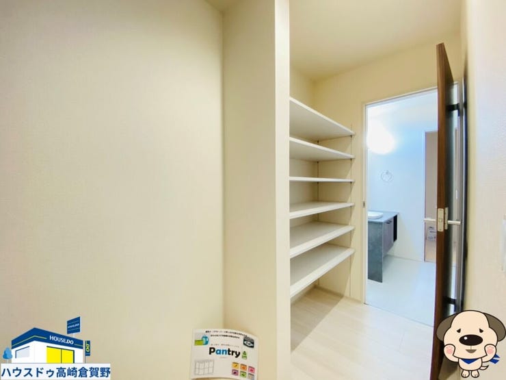 お菓子や食材の定位置はココ。買いすぎ知らずで家計にも優しい!