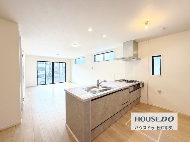 ◎キッチン:2号棟(12/5撮影)
対面キッチンなので、お子様の目を離すことなくお料理の準備や片づけができ安心です!