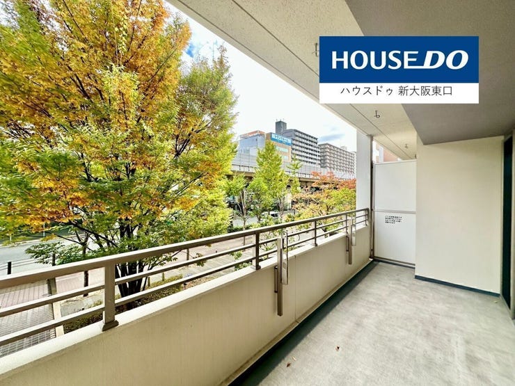 バルコニーからも植栽の行き届いた木々を眺めることができます。
心が癒されますね