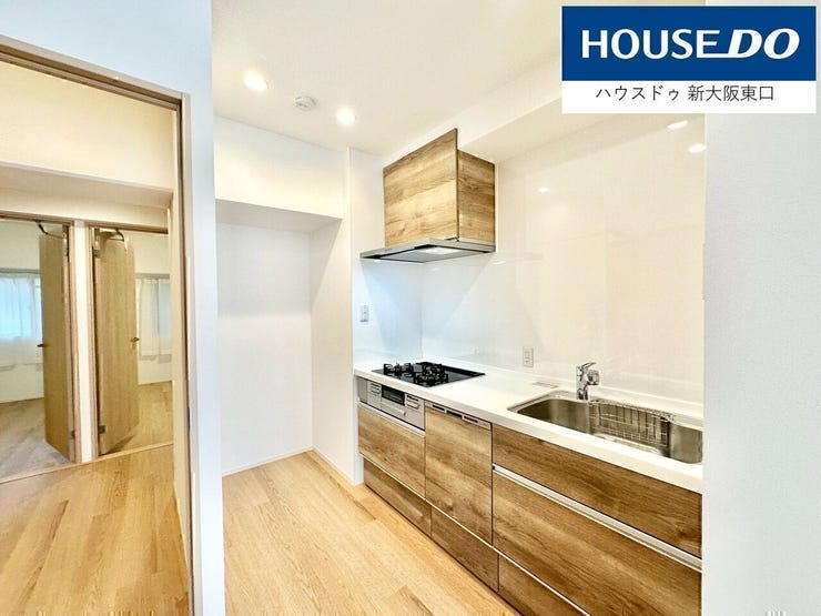 【新調】
人工大理石造の天板でお手入れ楽々