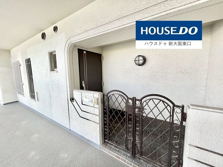 ポーチがある玄関です。