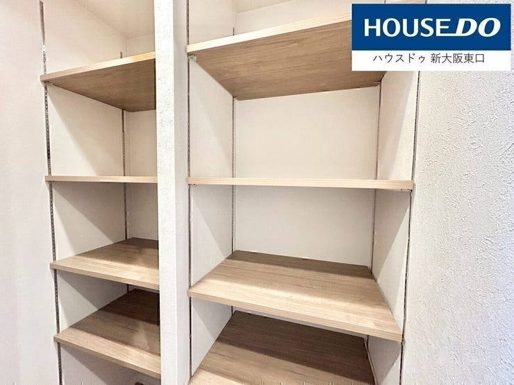 収納は奥行があり、お荷物がたっぷり入ります。