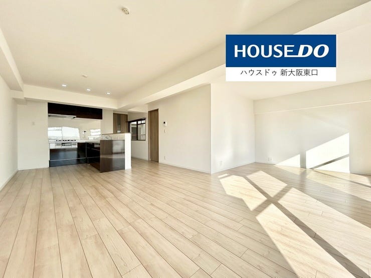 【外観】
21帖以上のLDKです。
南向きのバルコニーがあります。