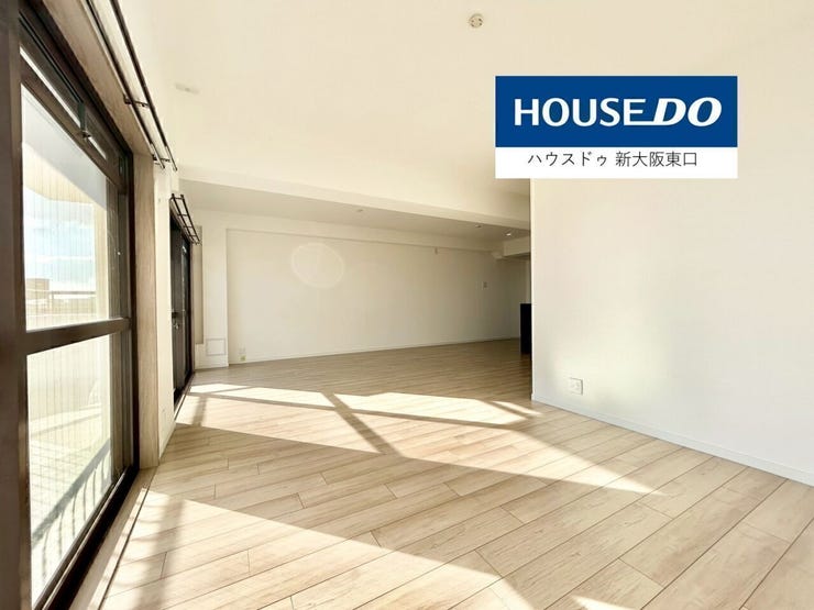 21帖以上のLDKです。
南向きのバルコニーがあります。