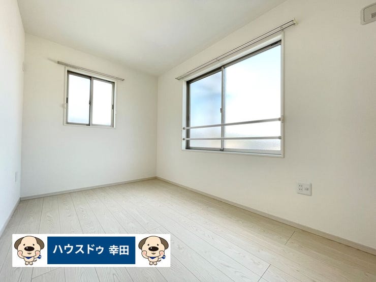 3階:5帖洋室
2面採光で日当たり良好です◎