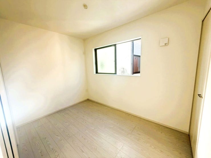 【Bed Room】
洋室4.3帖でLDKの続き間として合わせると26帖にもなります!