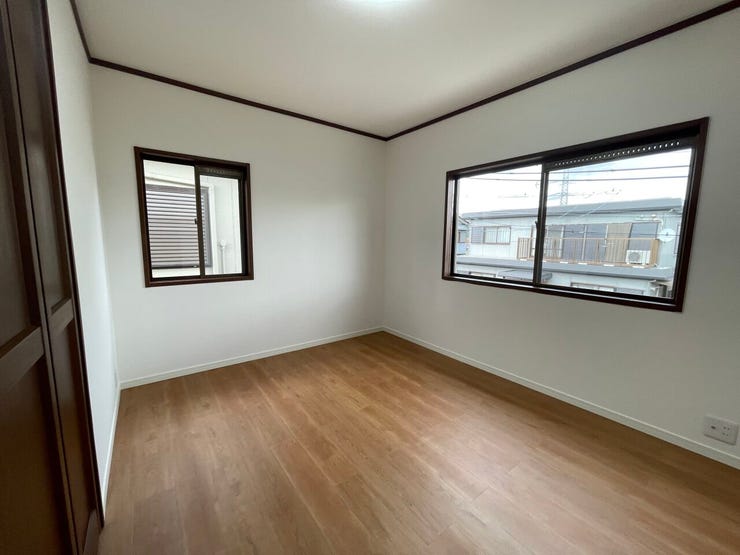 ◇洋室6帖◇
2面採光ですので、明るいお部屋です♪