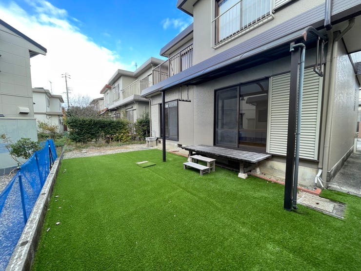 ◇庭◇
広いお庭で芝生も敷き詰められて、お子様も安心して遊べますね♪