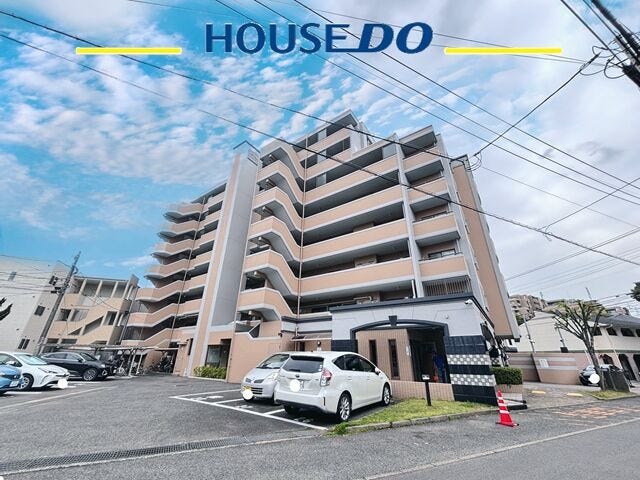 【外観】
角部屋+専用庭40坪超+セキュリティ充実♪大橋駅徒歩9分の好アクセス♪内覧可能です!