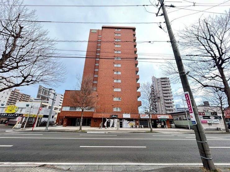 【外観】
人気の卸町エリア♪
地下鉄東西線【卸町駅】約徒歩4分の駅チカマンション♪
コンビニ・スーパー徒歩3分圏内の利便性◎