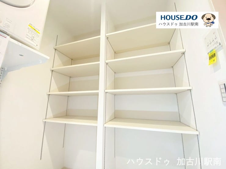 洗面所の収納スペースです♪
多くのものを収納できそうですね!