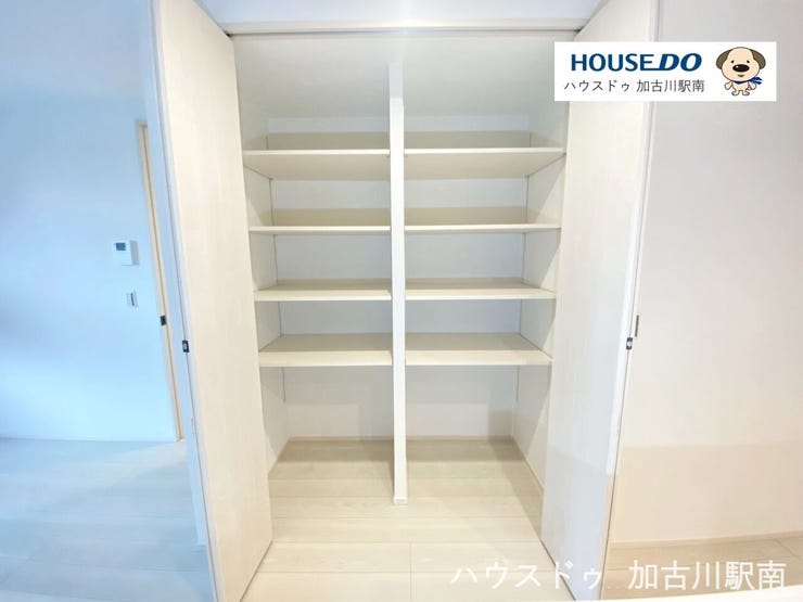 リビングの収納です♪
多くのものを収納できそうですね!