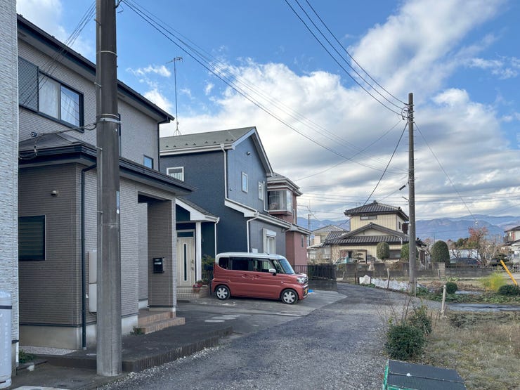 前面道路含む外観