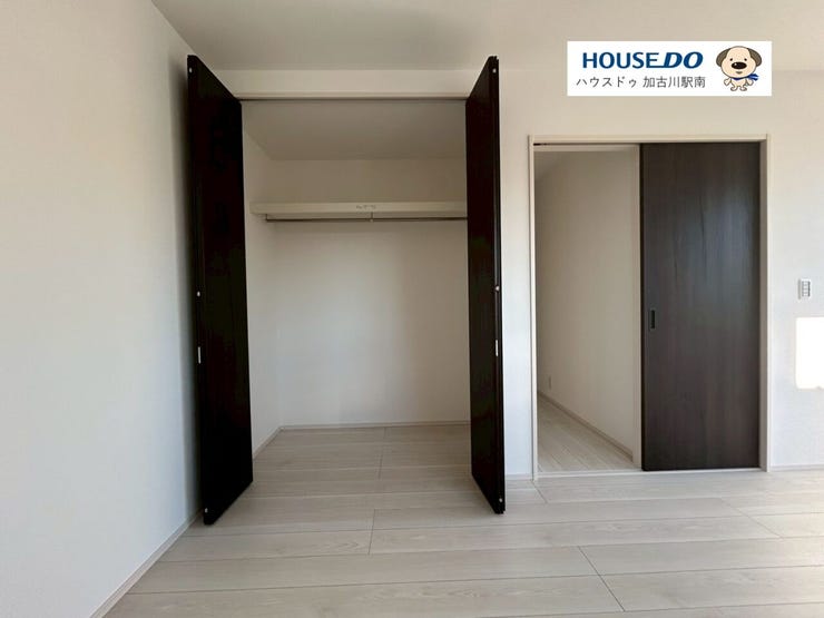 ・収納にゆとりが持てるウォークインクローゼット付き