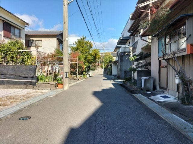 西側道路 南から北方向