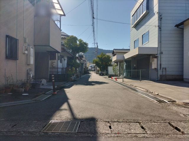 西側道路 北から南方向