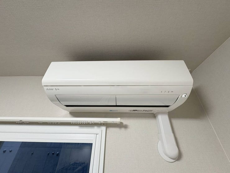 《エアコン》
季節を問わず、1年中快適にお過ごしいただけます!