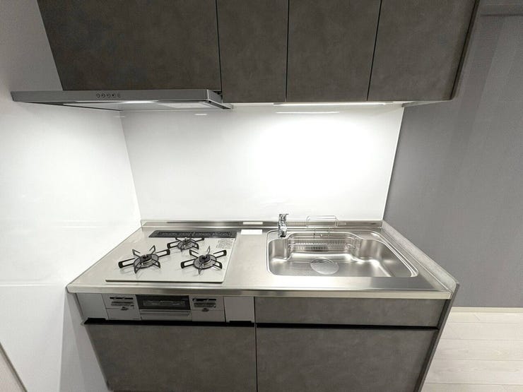 《キッチン》
3口ガスコンロで効率的にお料理可能です。