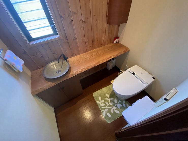 【restroom】
タンクレストイレでお掃除もラクラク♪洗面と一緒になっておりますので広く利用出来ます♪