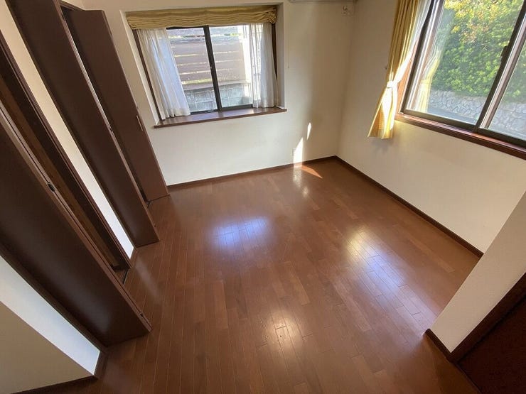 【private room】
キッチン横には洋室があり、家事のお部屋や書斎、日用品の収納場所としても活躍します。