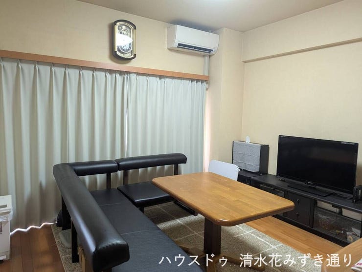 リフォーム前の内観の様子です(^O^)/