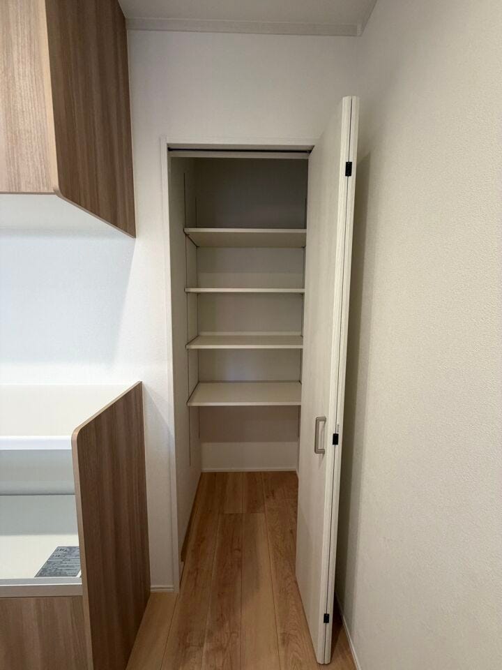パントリーがあるので食品類などのストックに便利です!