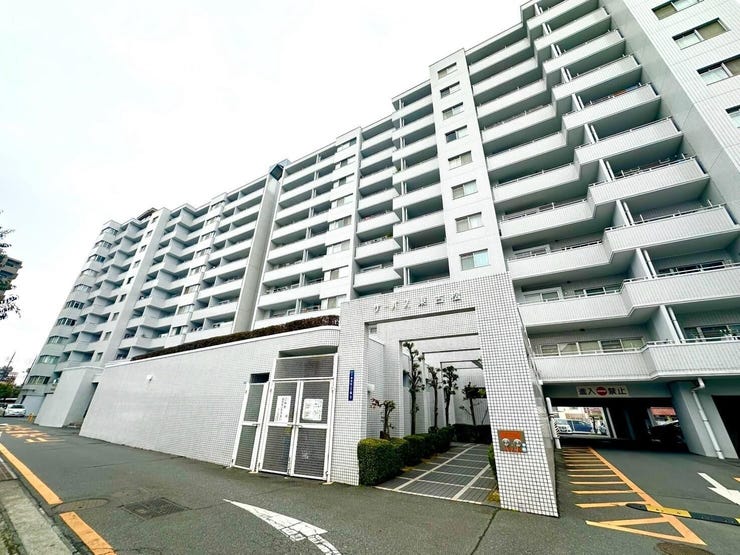 【外観】
◆敷地内駐車場確保!
◆南向きのお部屋のため日当たり良好です◎
◆楽器演奏可!
◆2025年8月リフォーム済物件!