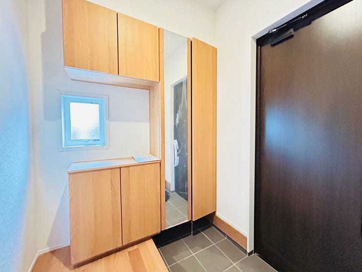 ◇内観から見た玄関もお洒落♪