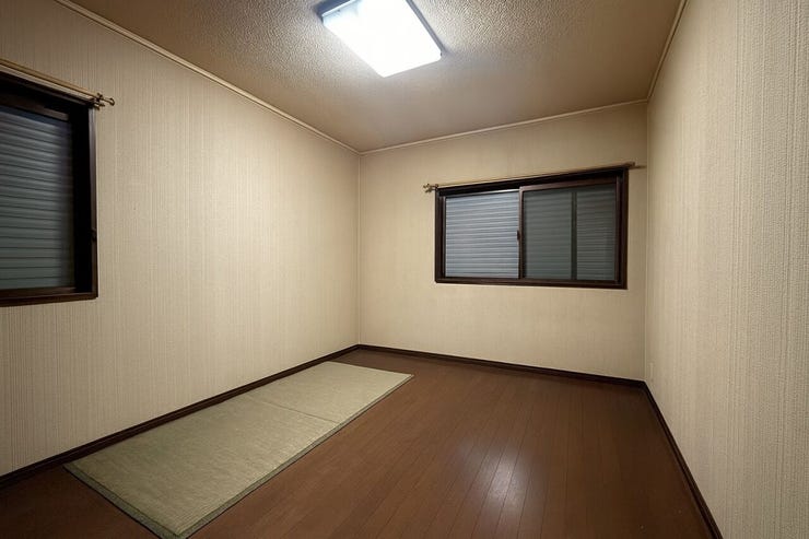 フローリングはお掃除もらくらく♪
※画像はAI加工により荷物等を消去しています。