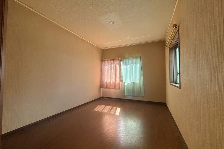 部屋数が多いため、来客があっても安心ですね♪
※画像はAI加工により荷物等を消去しています。