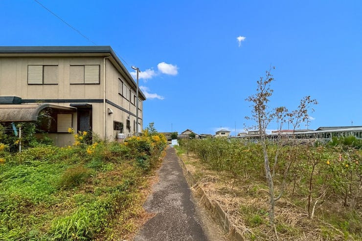 北側道路は約2.0mの生活道路です。
閑静な住宅街でのんびり暮らしたい方におすすめです♪