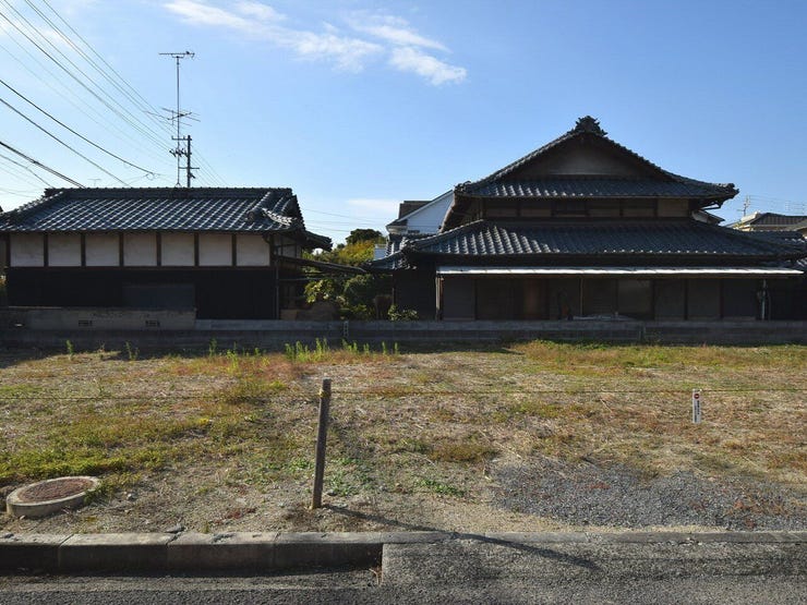 外観を東側より撮影